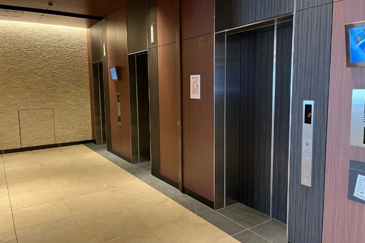 シティタワー所沢クラッシィのエレベーターホール